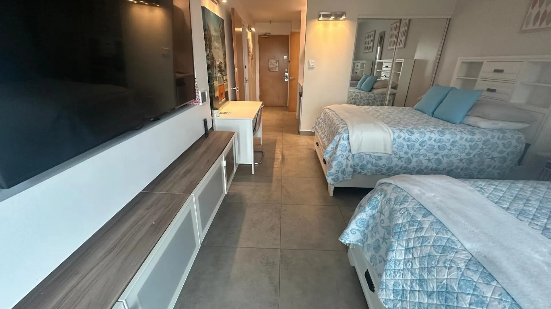 Ocean Wave Ii, Studio Suite 2 Double Beds At Aquarius contacts